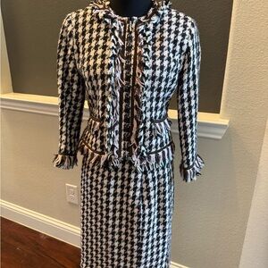 Elegant Black and White Houndstooth Skirt